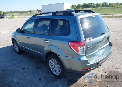 2013 Subaru Forester 2.5X Premium z USA, uszkodzony, nr VIN JF2SHACC4DH416137
